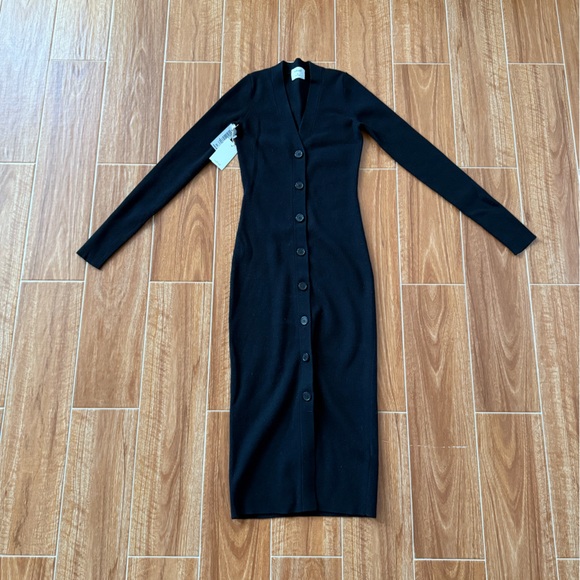 Aritzia Dresses & Skirts - Aritzia Wilfred sweater dress xs